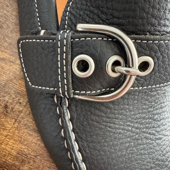 Coach Woman’s 9.5 Black Leather Loafers with Silver Accents - Picture 2 of 13